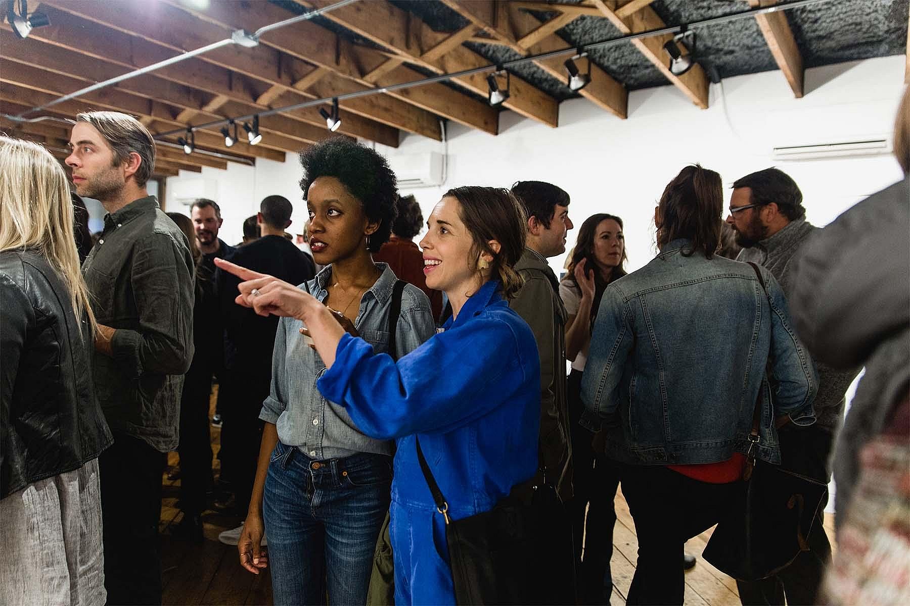 PRESENT PRIMITIVE ALEXANDRA VALENTI 25