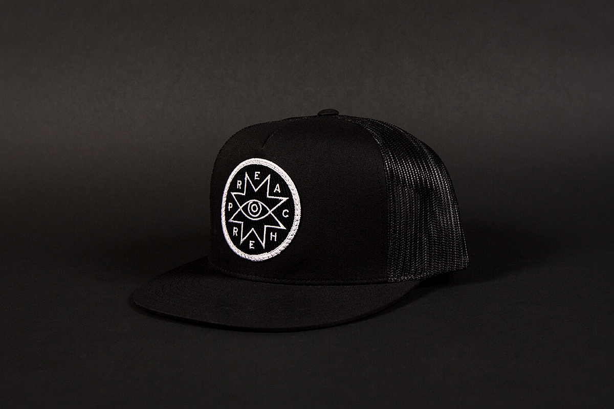 HAT SNAKE 1 00 00 02 04 Still001